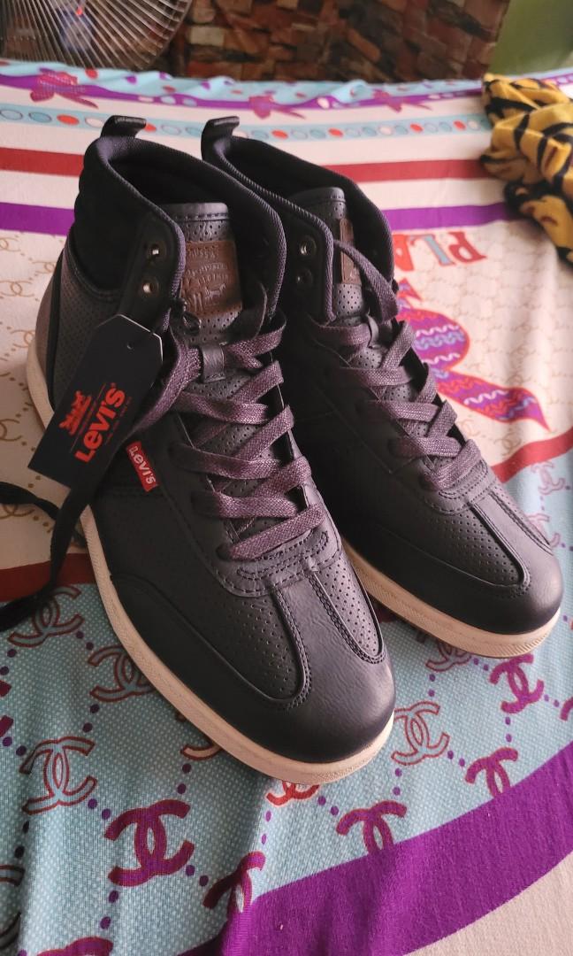 Levis Comfort Shoes Men s Fashion Footwear Sneakers on Carousell