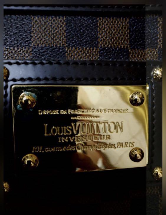 LV Berkeley Damier Ebene (Category: Luxury Bags & Wallets) located in Manila. Submitted by kyliebeatriz (Listing ID 1071026043, Image 3). Description: Pre loved With date code Slightly negotiable Excellent used condition Damier Ebene Canvas Interior patch pocket & mobile phone compartment With dustbag.