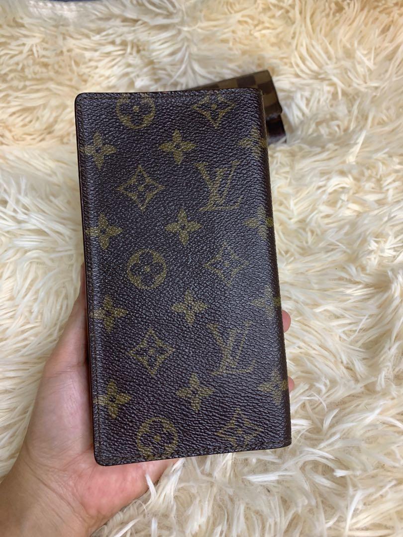 ORIGINAL LV BRAZZA longbwallet (Category: Luxury Bags & Wallets) located in Manila. Submitted by raila.bags (Listing ID 1070965955, Image 1). Description: excellent condition po si wallet no lagkit or bakbak .