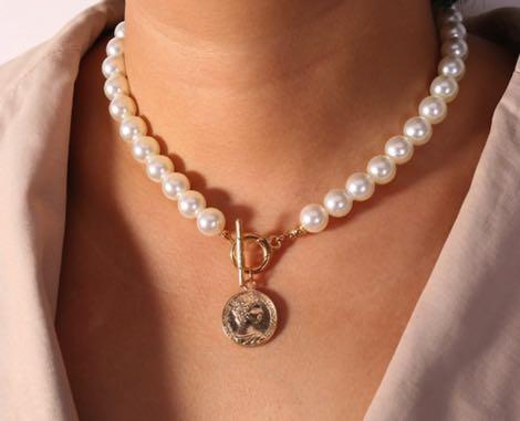 Pearl necklace store with pendant tiktok