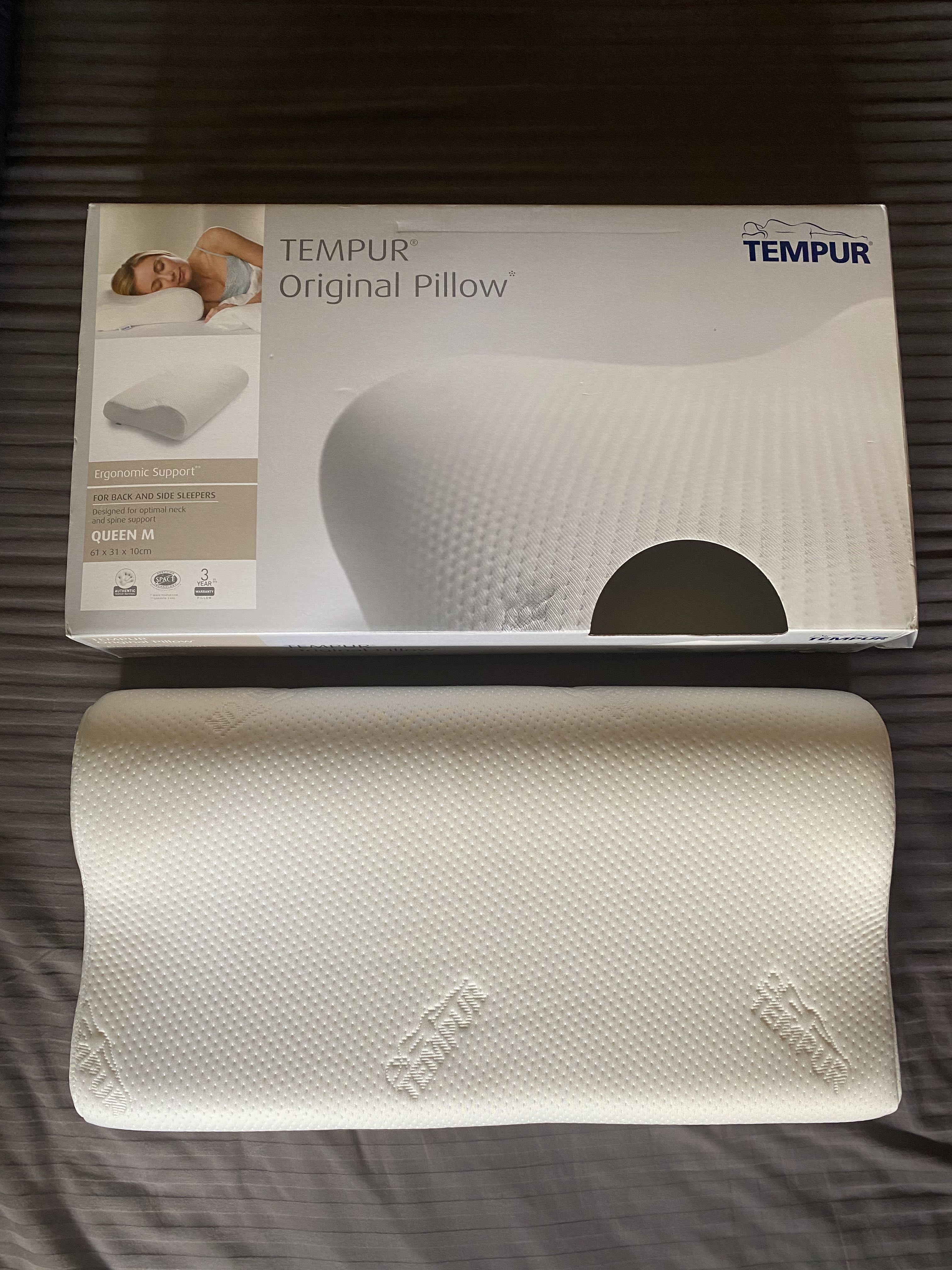 Tempur Original Pillow, Furniture & Home Living, Bedding & Towels on