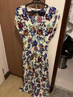 (Category: ) located in . Submitted by declutteringboutique (Listing ID 1070924037, Image 1). Description: .