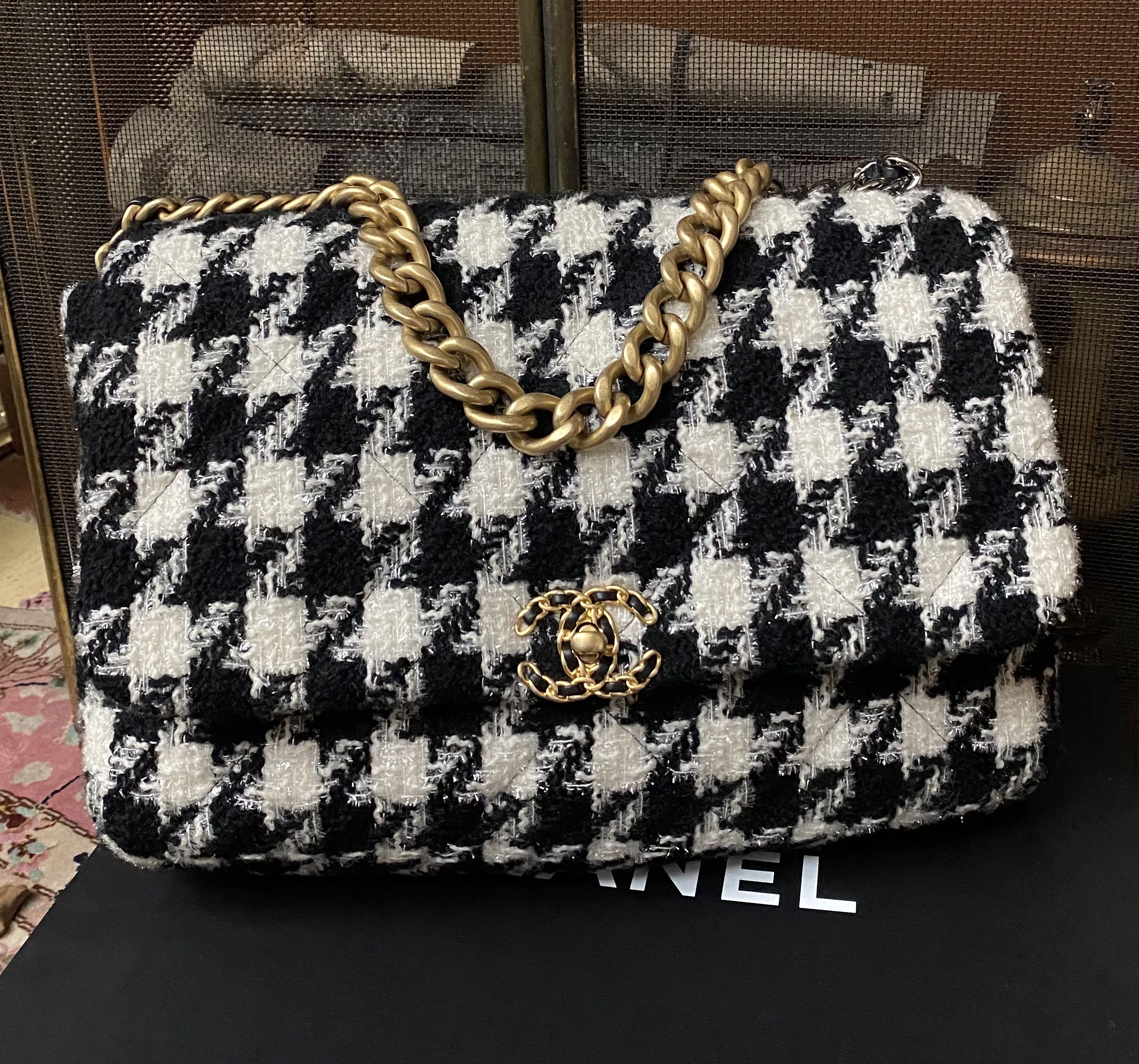 19K Chanel 19 houndstooth tweed maxi (36 cm), Luxury, Bags
