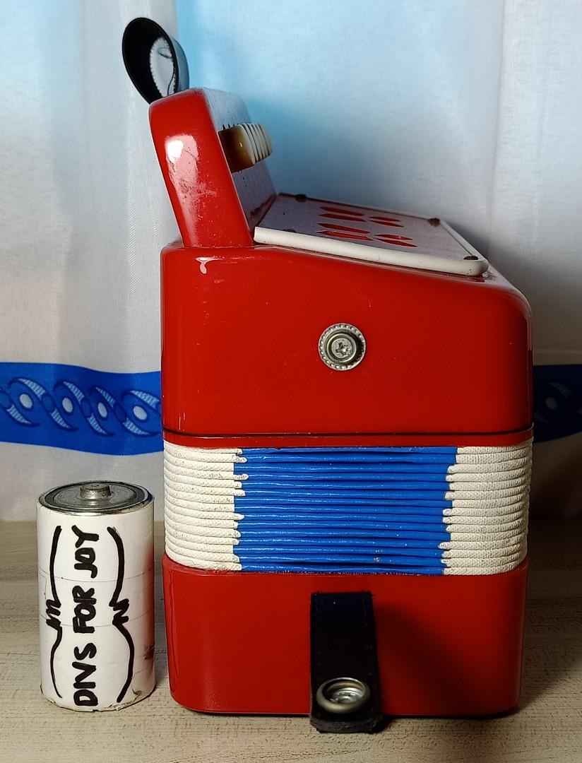 Accordion Schylling (Category: Musical Instruments) located in Makati City. Submitted by divs4joy (Listing ID 1071150392, Image 2). Description: Accordion Schylling P1k 👉 as it is; wysiwyg. 👉 see other photos for details..