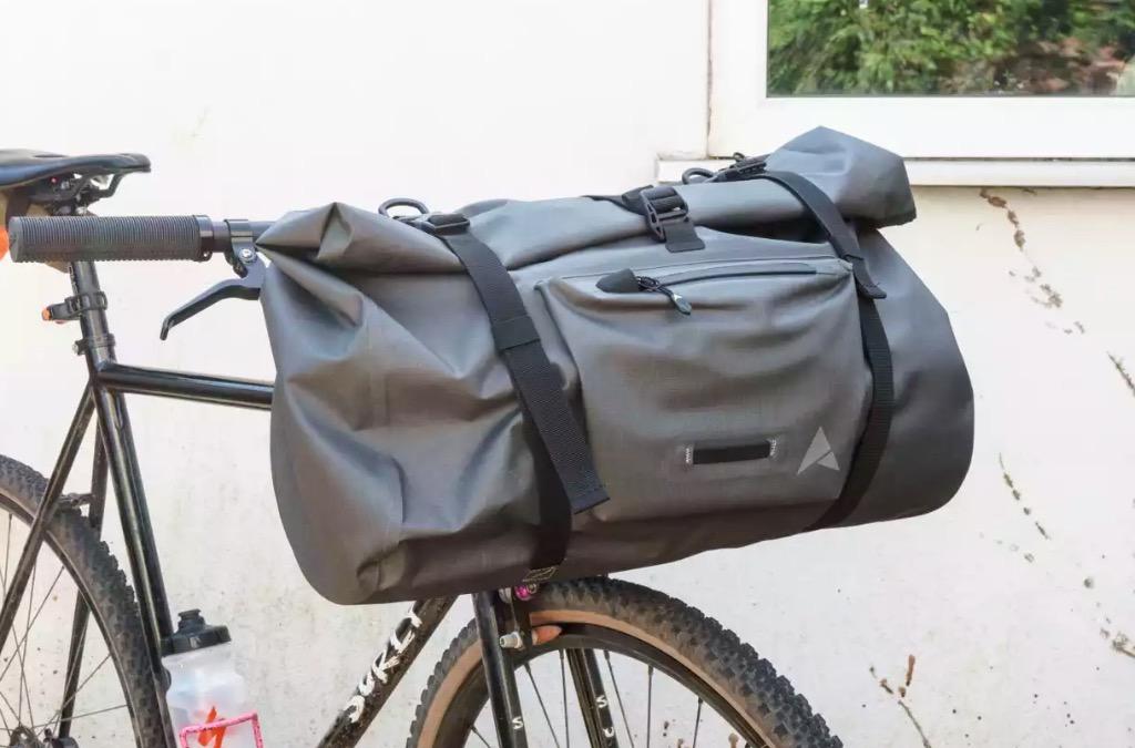Altura vortex 2 front roll bike bag deals