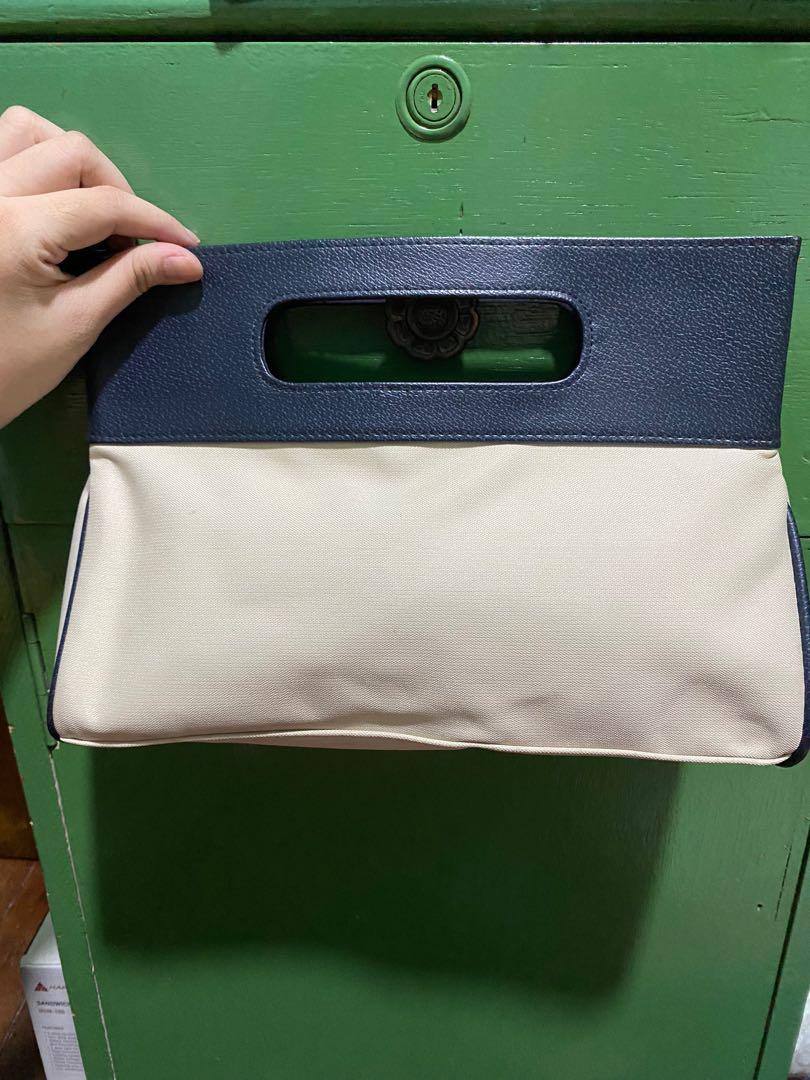 BRAND NEW HAND BAG / MINI BAG (Category: Tote Bags) located in Manila. Submitted by dballison (Listing ID 1071280407, Image 1). Description: Delivery via Grab/Lalamove/Mr. Speedy or COP VIA LBC.