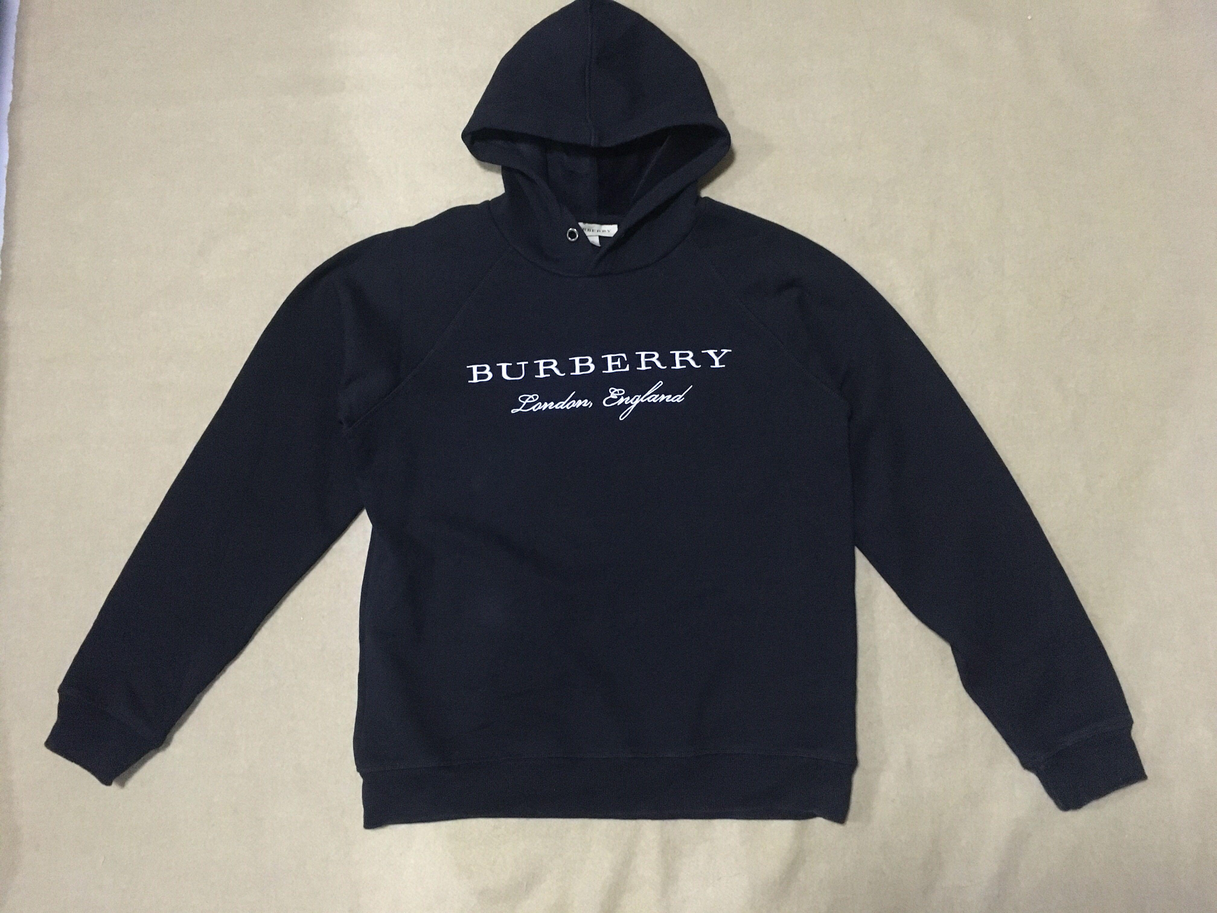 BURBERRY LONDON ENGLAND PULL OVER HOODIE JACKET (xL), Men's Fashion, Coats,  Jackets and Outerwear on Carousell