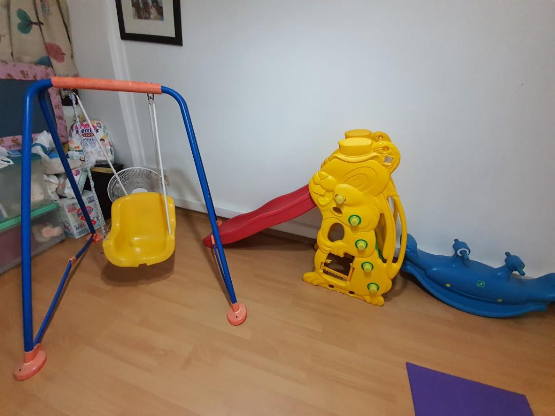 Cheap set of seesaw swing slide