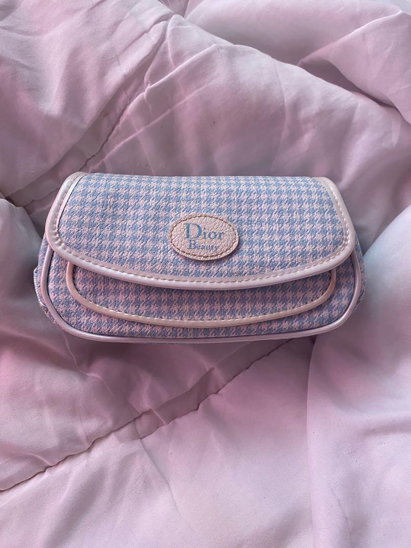 41 kuvaa aiheesta dior beauty bag