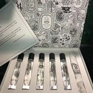 （分類：）位於 。 由 huangvicky96 提交（商品編號 1071237750，圖片 1）。簡介： 。