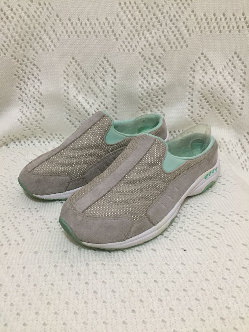 easy spirit pull tab sneakers