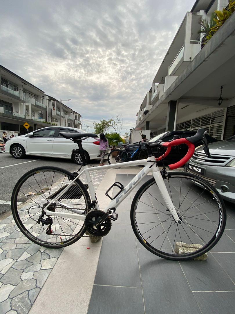 Fuji sl top 3.3 road bike