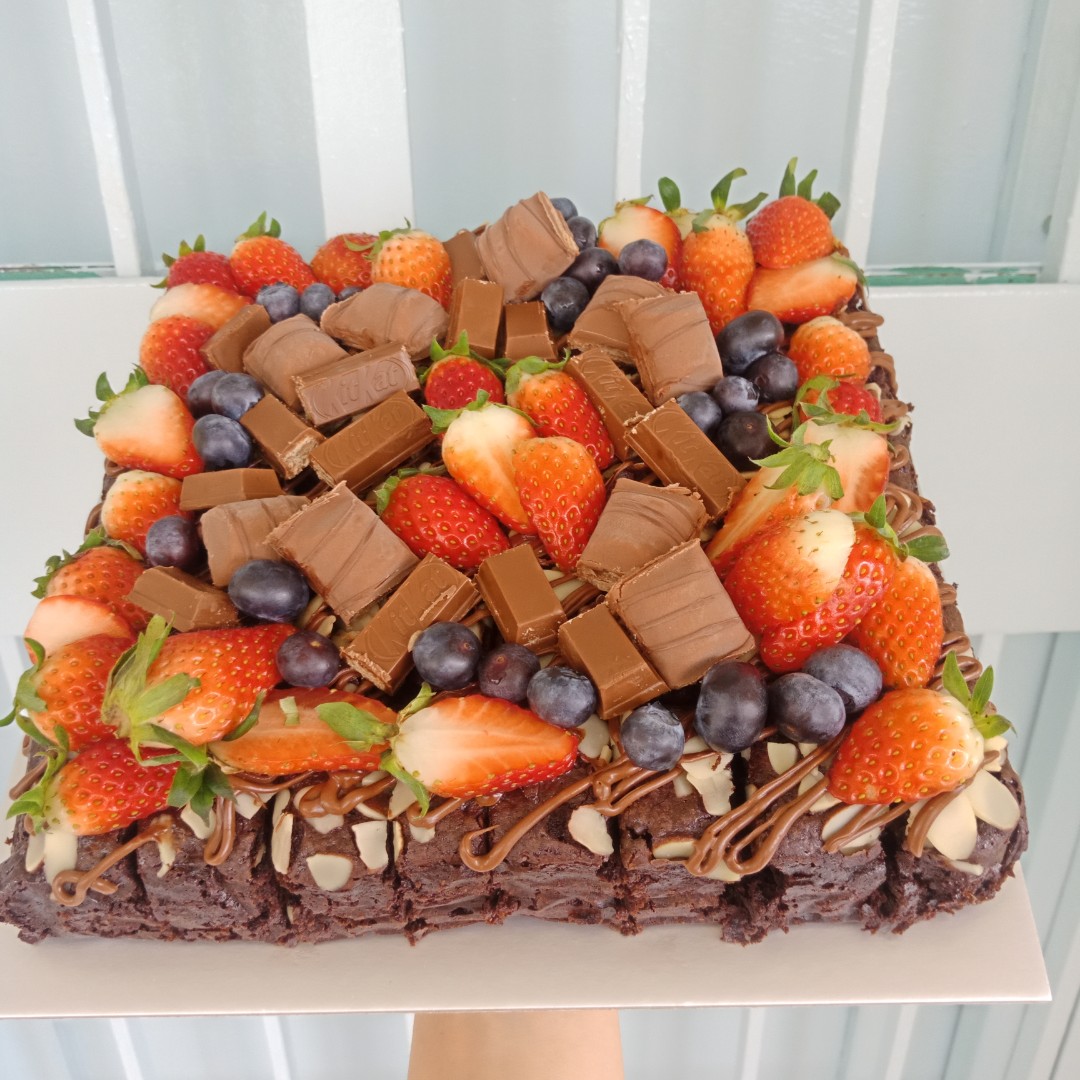 Halal Brownies with Topping, Food & Drinks, Homemade Bakes on Carousell