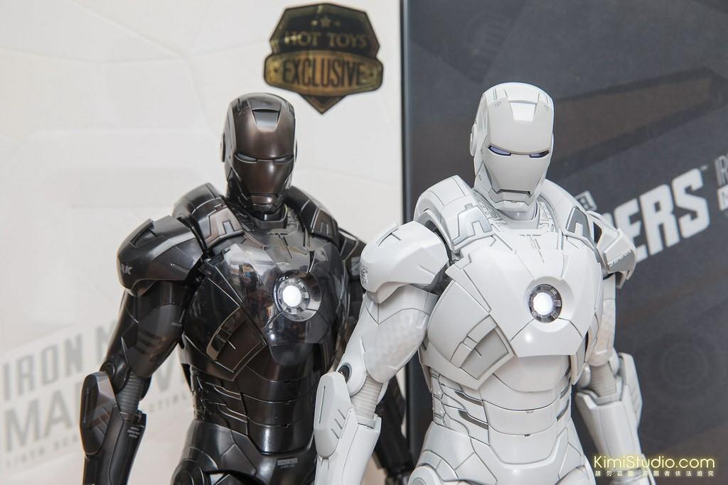 Hot Toys MMS329 MMS282 sell in a set Hobbies Toys