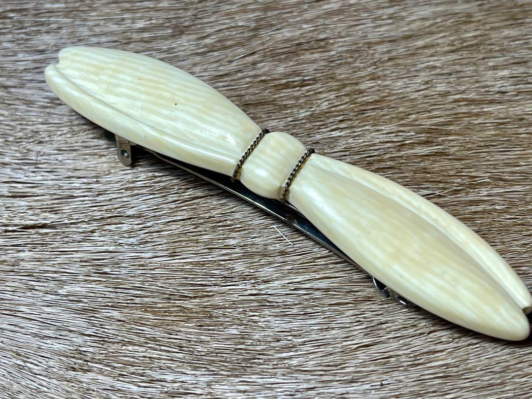 IVORY (Category: Precious Stones) located in Marikina City. Submitted by sam_illano (Listing ID 1071165680, Image 3). Description: Necklace and hair clip carved from I-V-0-R-Y Necklace 16.5” - P5,200 Hair clip 3” - P2,500 Get both for P6,500 Add shipping fee Marikina area, thank you!.