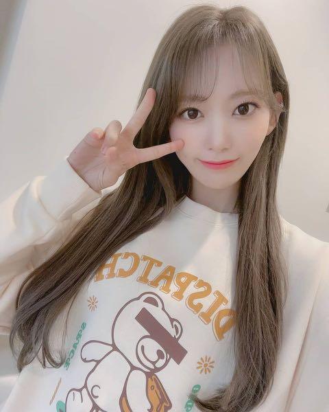 Izone sweater top