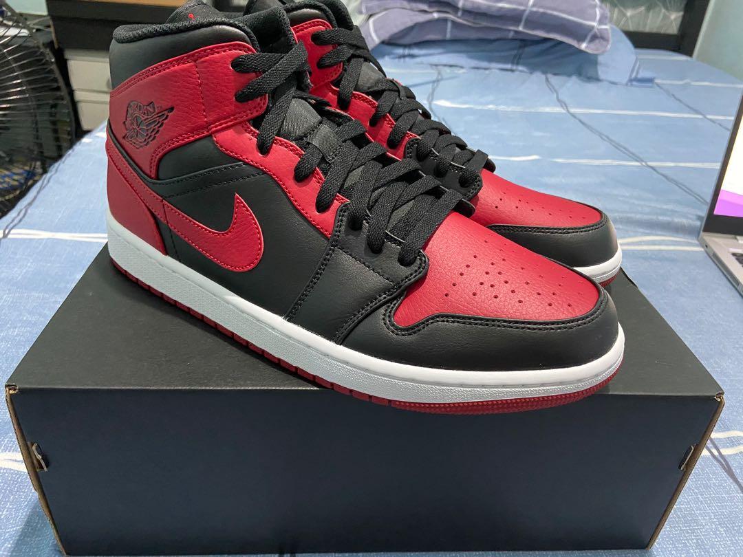 Jordan 1 mid reverse banned hot sale