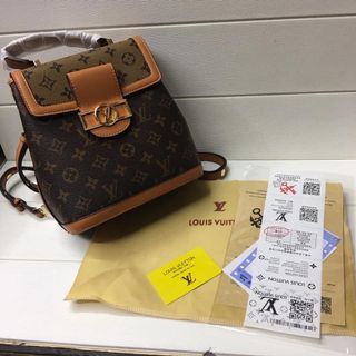 (Category: ) located in . Submitted by lux.finds (Listing ID 1071140182, Image 1). Description: .