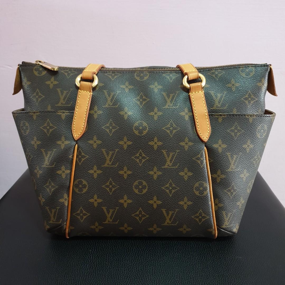 Totally PM Louis Vuitton, Luxury, Bags & Wallets on Carousell