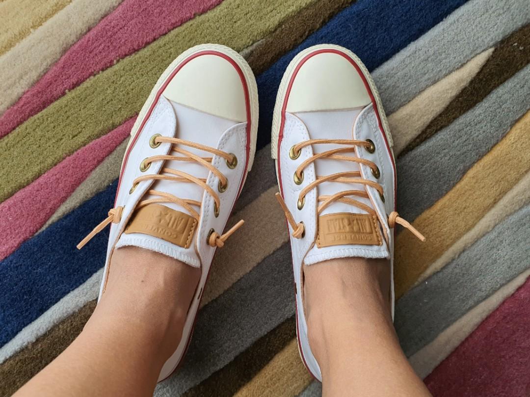 Converse peached shoreline top