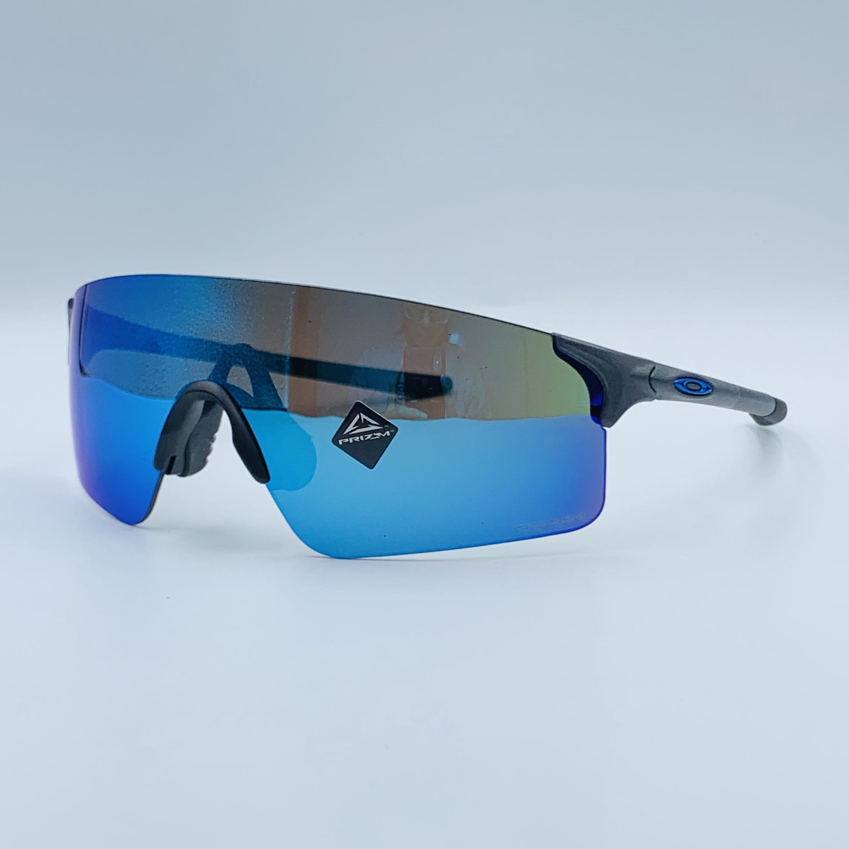 Oakley Evzero Blades Prizm Sapphire Steel, Men's Fashion, Watches &  Accessories, Sunglasses & Eyewear on Carousell