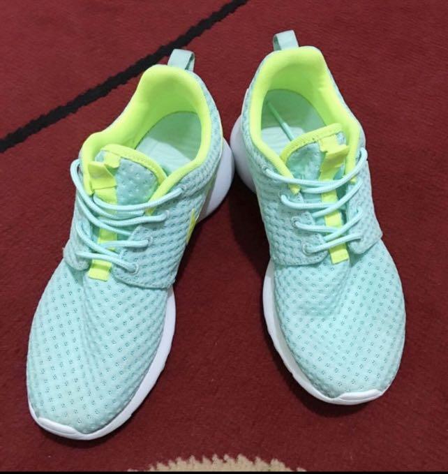 nike roshe size 6
