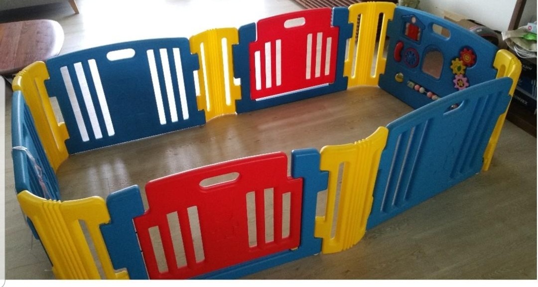 Playpen fence, Babies & Kids, Baby Nursery & Kids Furniture, Cots