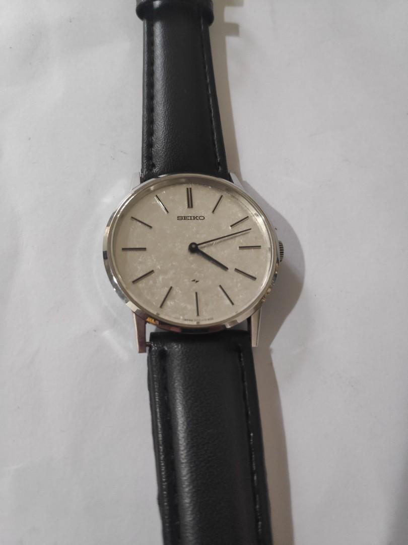 Seiko 2220 -0430 HAND WINDING MOVEMENT, Women's Fashion, Watches &  Accessories, Watches on Carousell