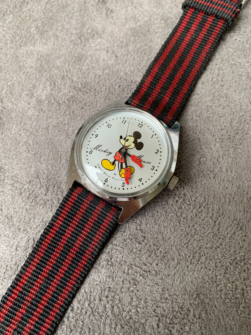 Seiko Mickey Mouse Vintage, Men's Fashion, Watches & Accessories, Watches  on Carousell