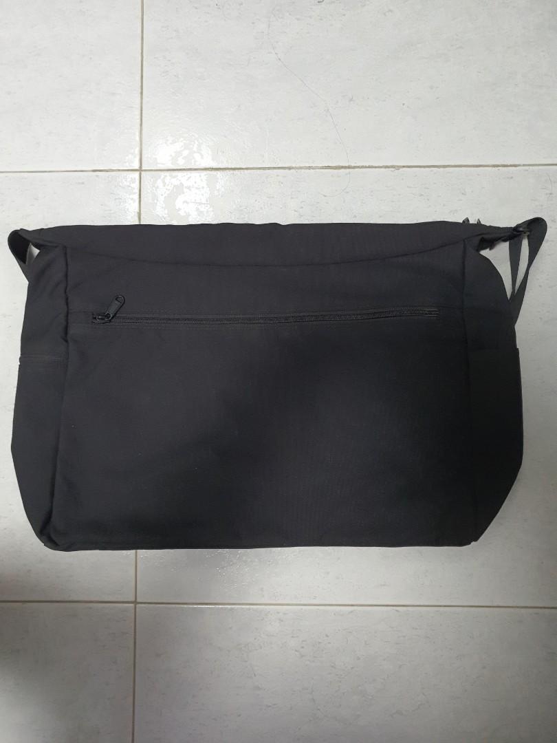 uniqlo replacement pouch