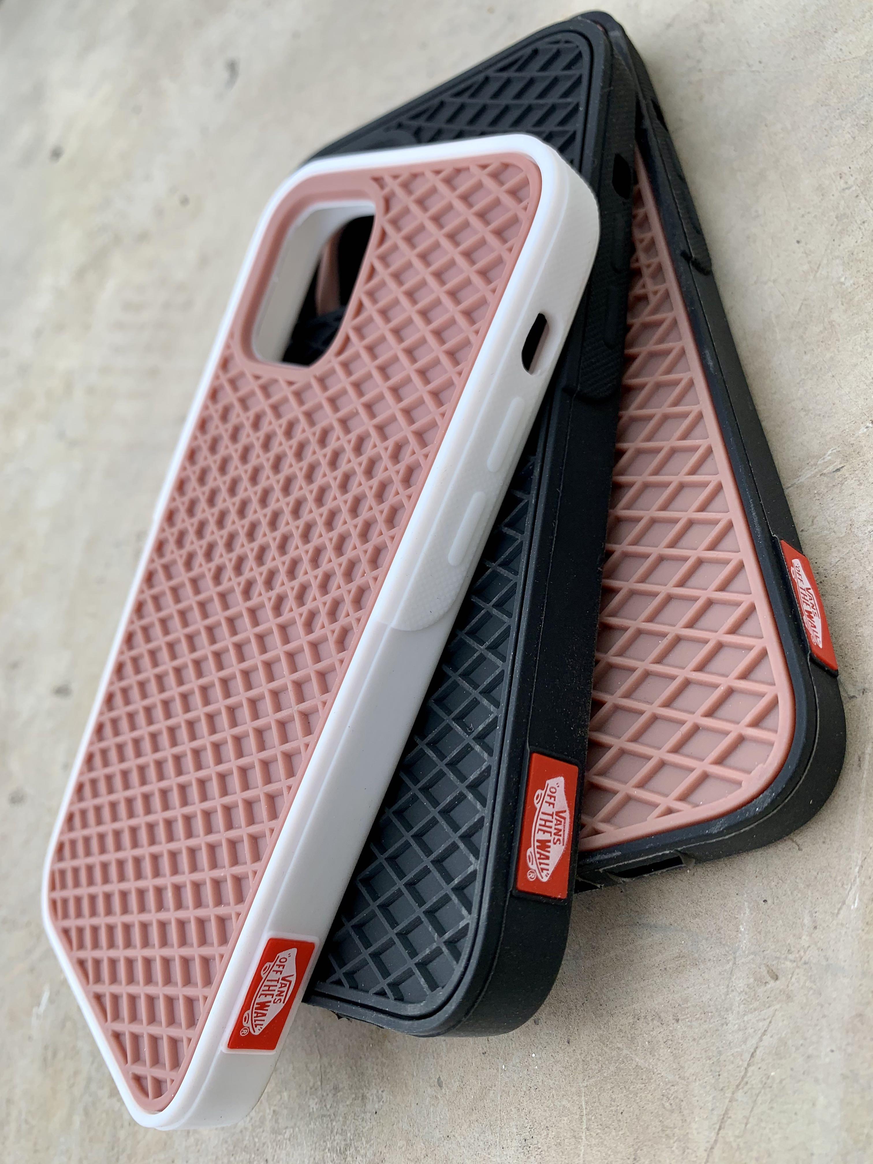 Vans off the wall iphone case 2025