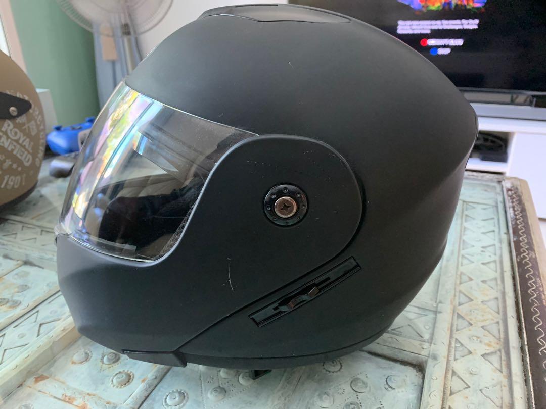 Virtue Helmet FMVSS 218 DOT 59-60(L). For sale never used before
