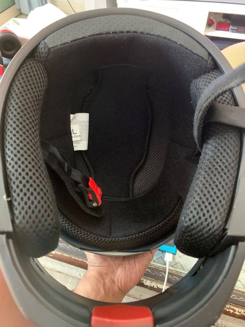 Virtue Helmet FMVSS 218 DOT 5960(L). For sale never used before