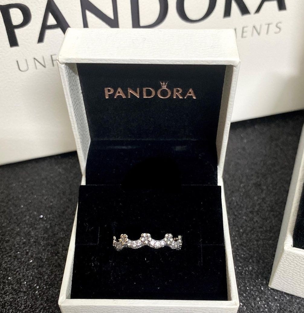 Flower crown sales pandora ring