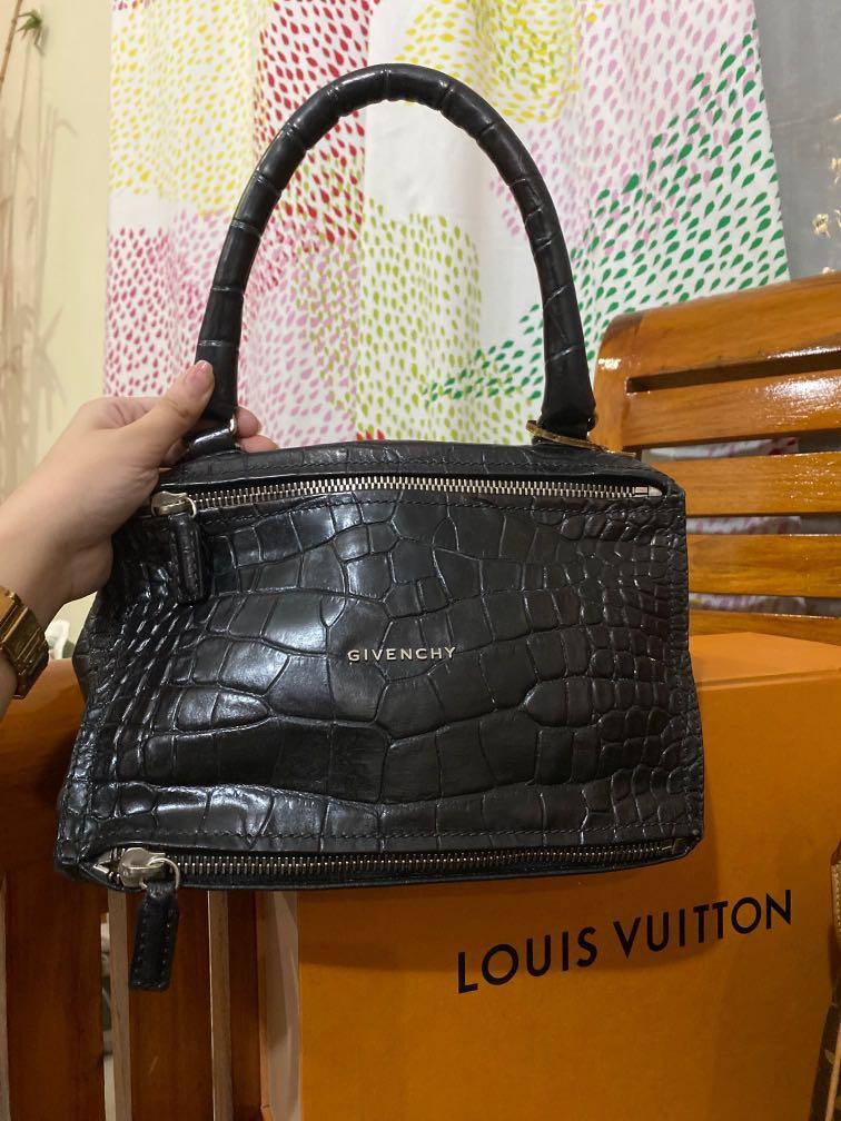 Authentic Givenchy Pandora bag (Category: Luxury Bags & Wallets) located in Naga. Submitted by akimadison.ph (Listing ID 1071504759, Image 1). Description: Authentic givenchy pandora Comes with strap and dustbag Please note that this is recolored :).