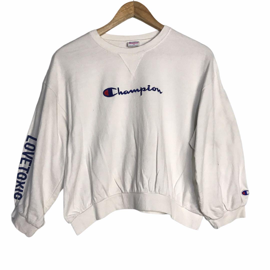 Champion romantic sweater top