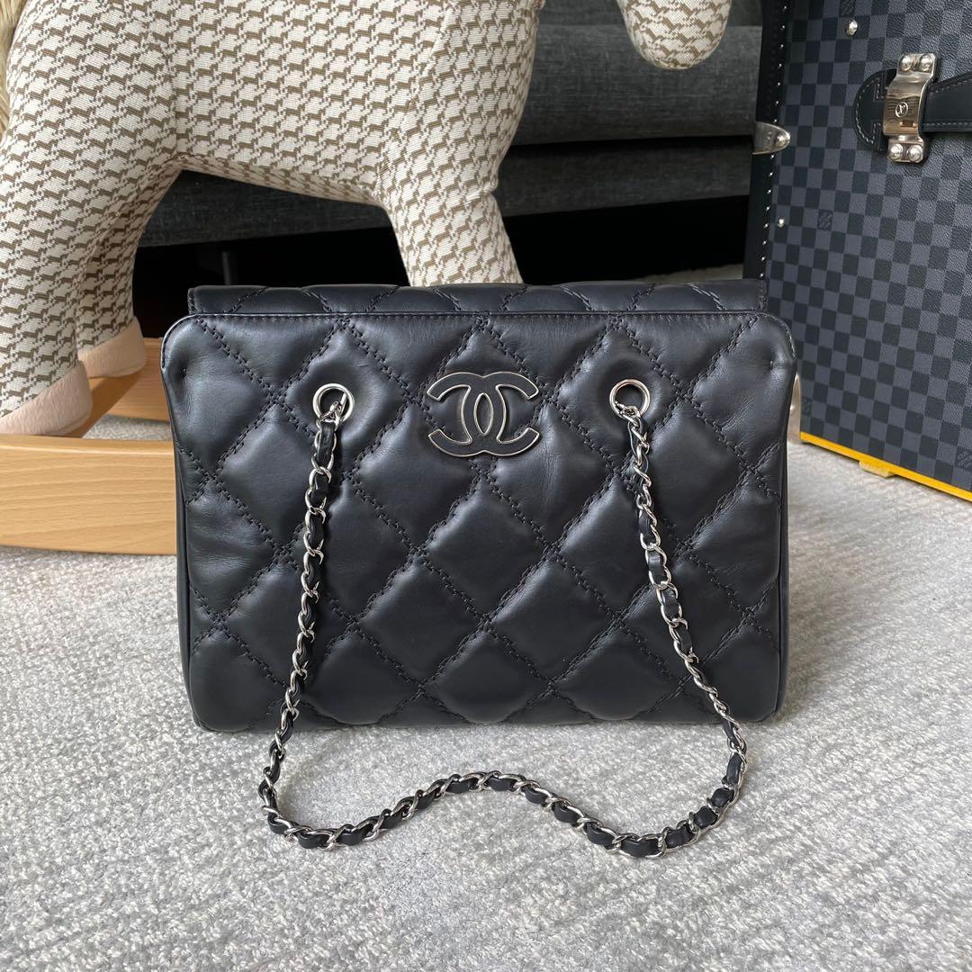 Chanel Hampton Tote, Luxury, Bags & Wallets on Carousell