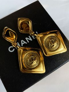 （分類：）位於 。 由 neezyy 提交（商品編號 1071379299，圖片 1）。簡介： 。