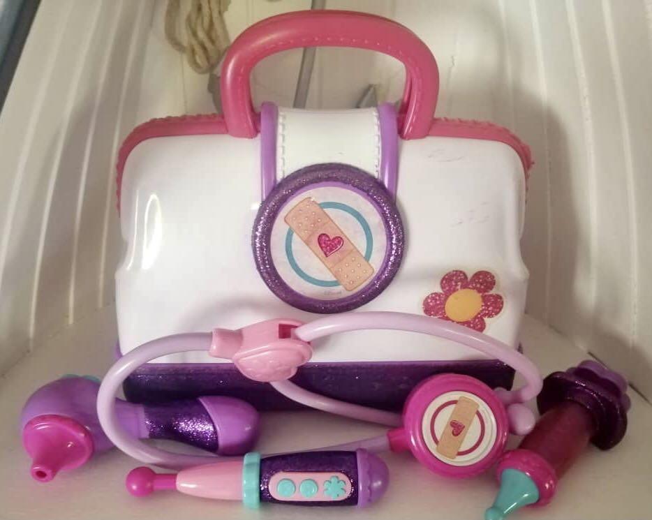 Doc mcstuffins sales bag playset