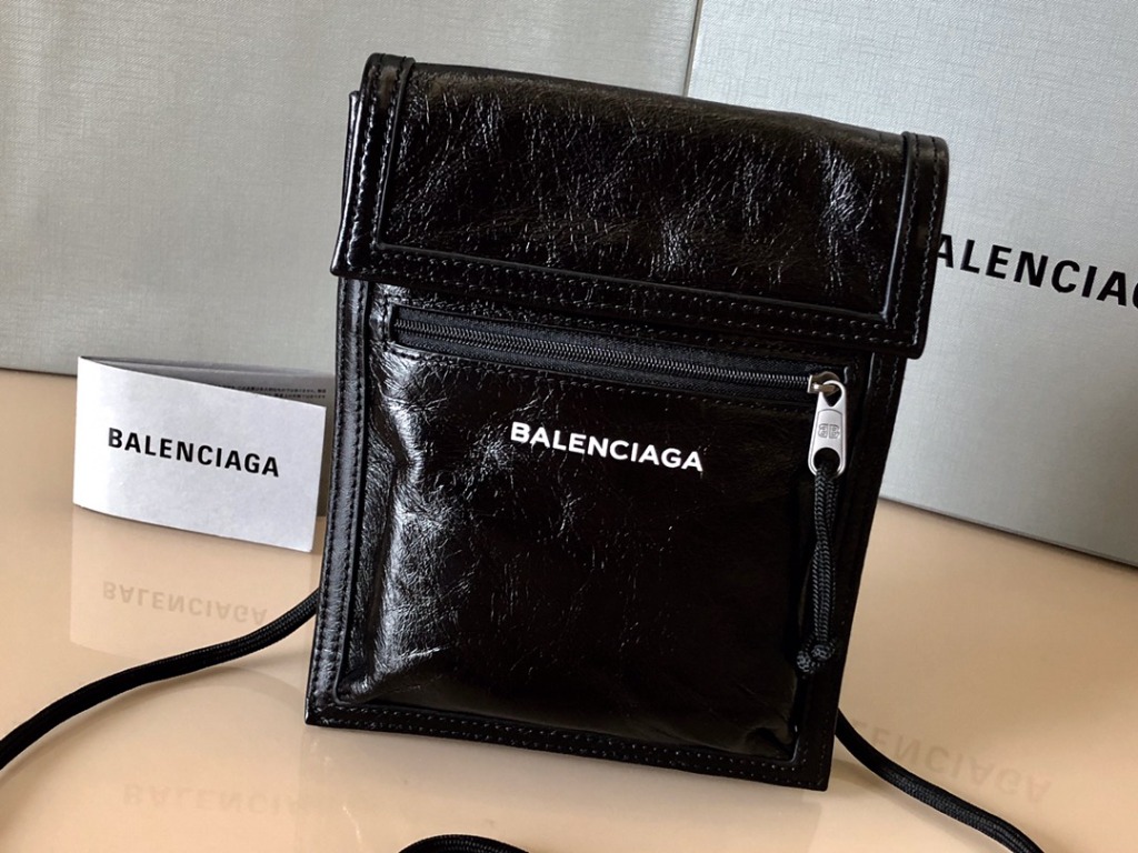 Balenciaga explorer arena best sale