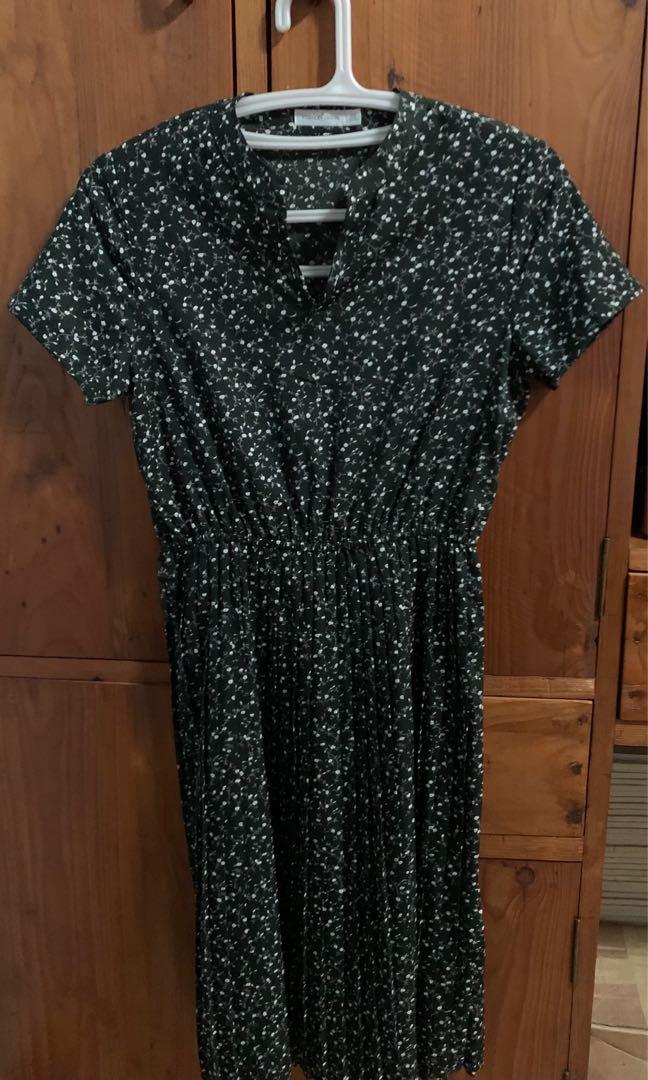 Floral Dress (Category: Dresses) located in Mabini. Submitted by MariaD (Listing ID 1071311247, Image 1). Description: Used but not abused. XS on tag but fits XS-M.