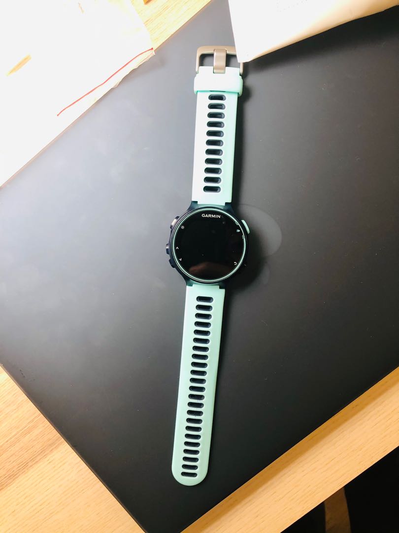 Garmin Forerunner 735XT, 名牌, 手錶 