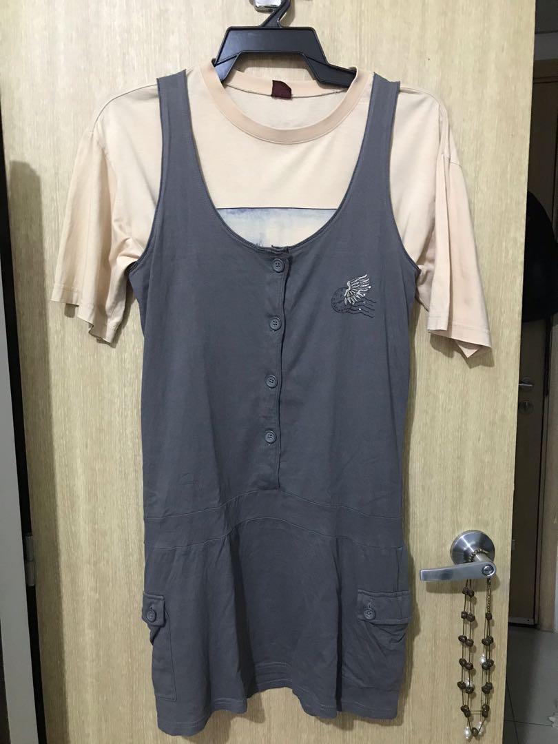 Gray sleeveless (Category: Dresses) located in Famy. Submitted by echolima21 (Listing ID 1071363042, Image 3). Description: Samuel & Kevin Large Gray sleeveless Pwede sha lagyan ng inner shirt Let me know if you need to see measurements.