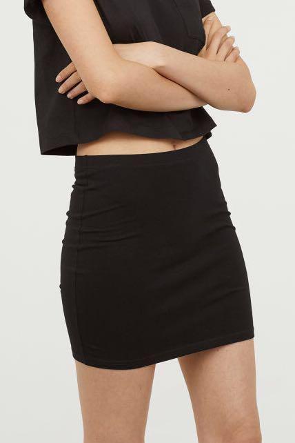 H&m basic sales black skirt