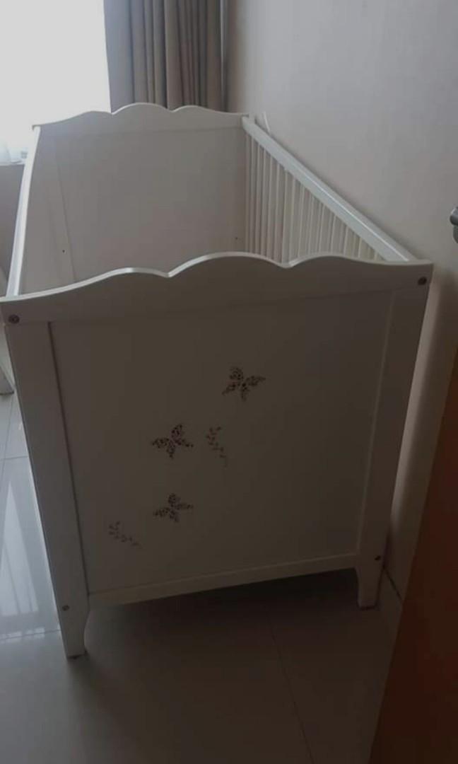 Ikea crib hensvik tempat tidur bayi, Bayi & Anak, Ranjang Bayi di Carousell