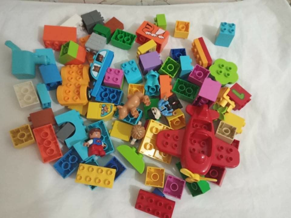 lego duplo pieces