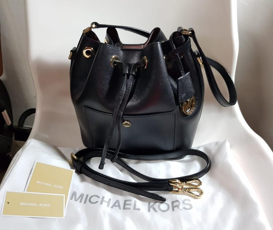 Michael Michael Kors Greenwich Small Bucket Bag Black