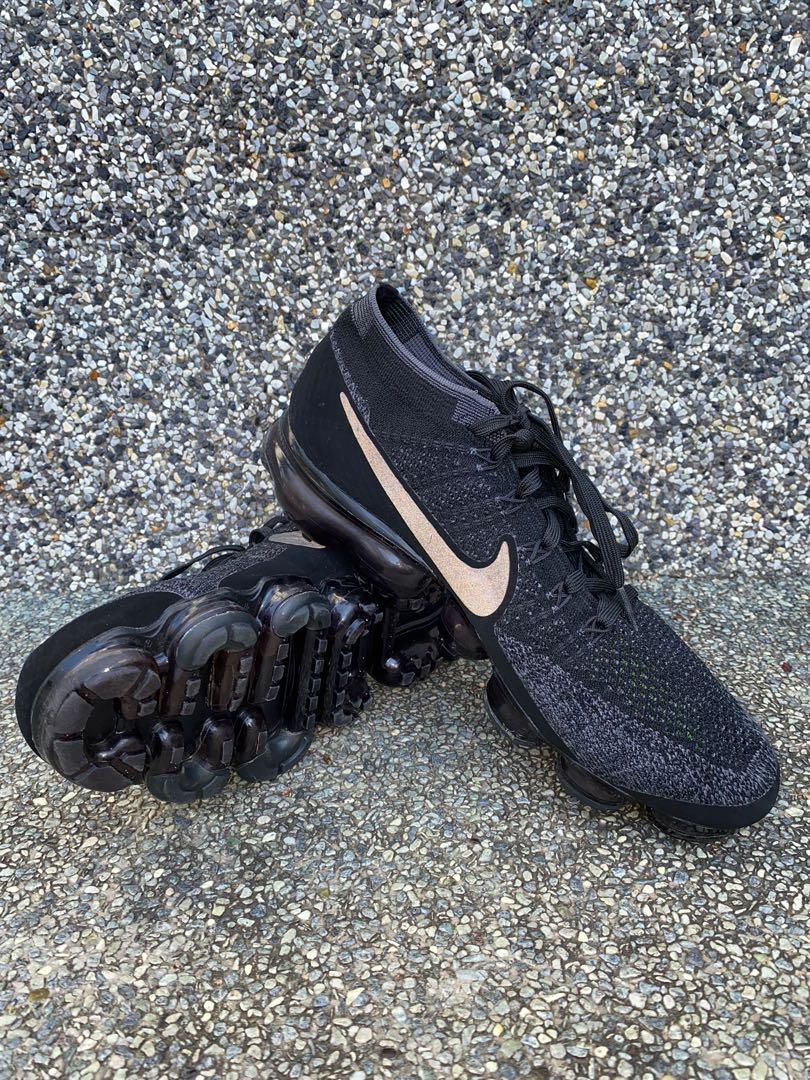 Vapormax store black reflective