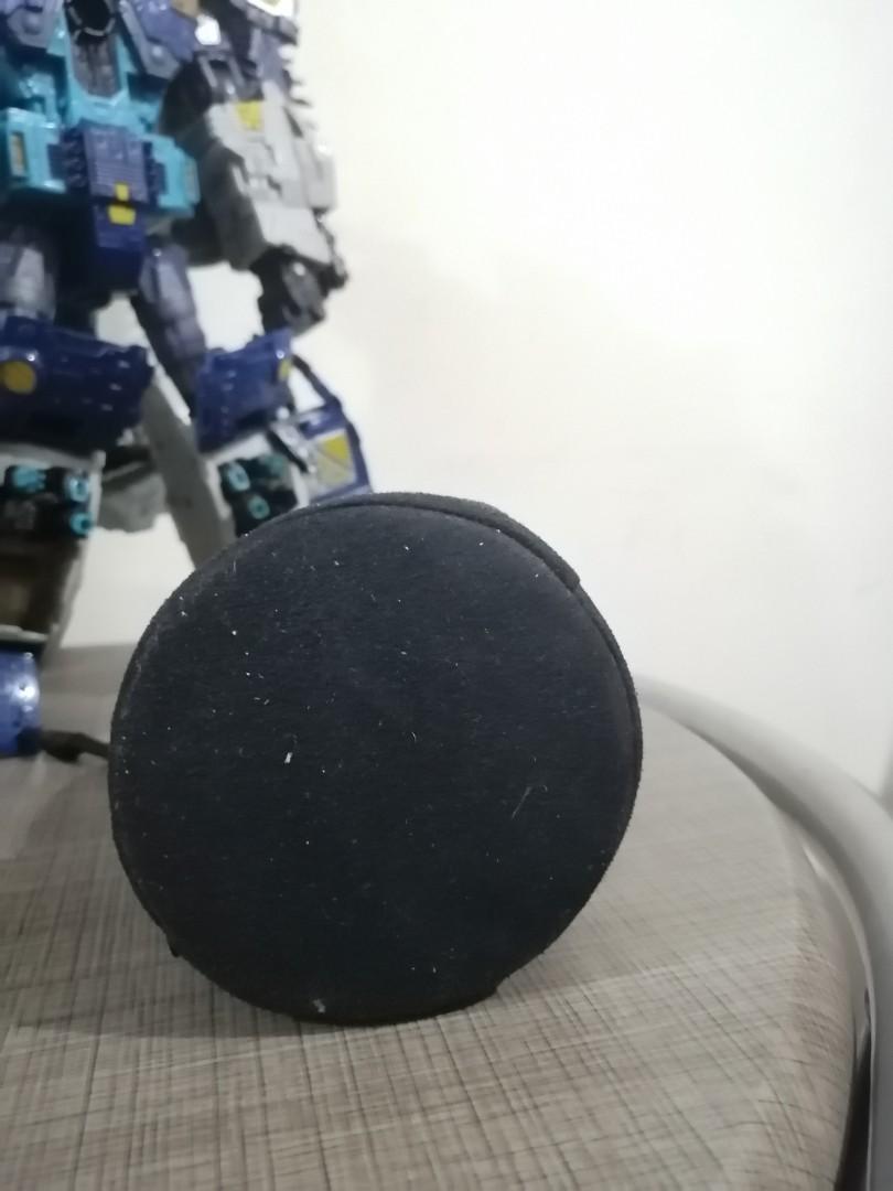 nikon lens pouch (Category: Lens & Kits) located in Manila. Submitted by arbsss (Listing ID 1071492525, Image 3). Description: wysiwyg, no issues original nikon great condition padded base.