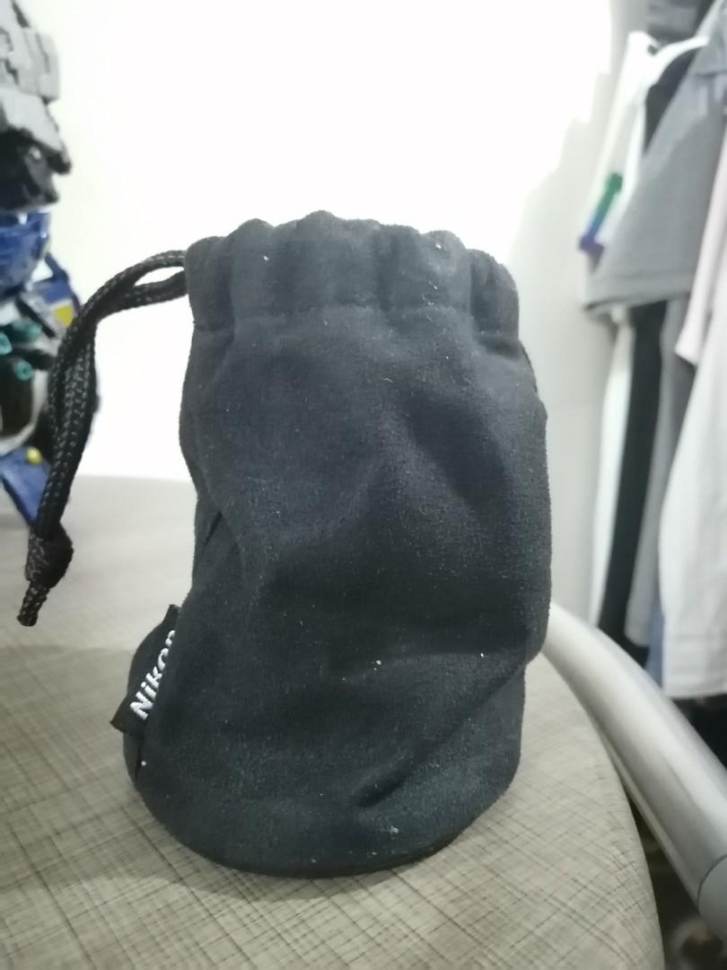 nikon lens pouch (Category: Lens & Kits) located in Manila. Submitted by arbsss (Listing ID 1071492525, Image 2). Description: wysiwyg, no issues original nikon great condition padded base.